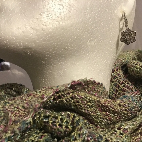 Rose Earrings - Picture 4 of 11